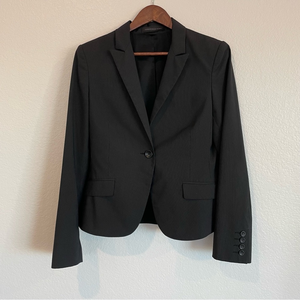 EXPRESS DESIGN STUDIO • Black Pinstripe Blazer • 10